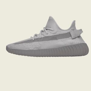 NEW Yeezy 350 V2 sneakers women’s 100% authentic